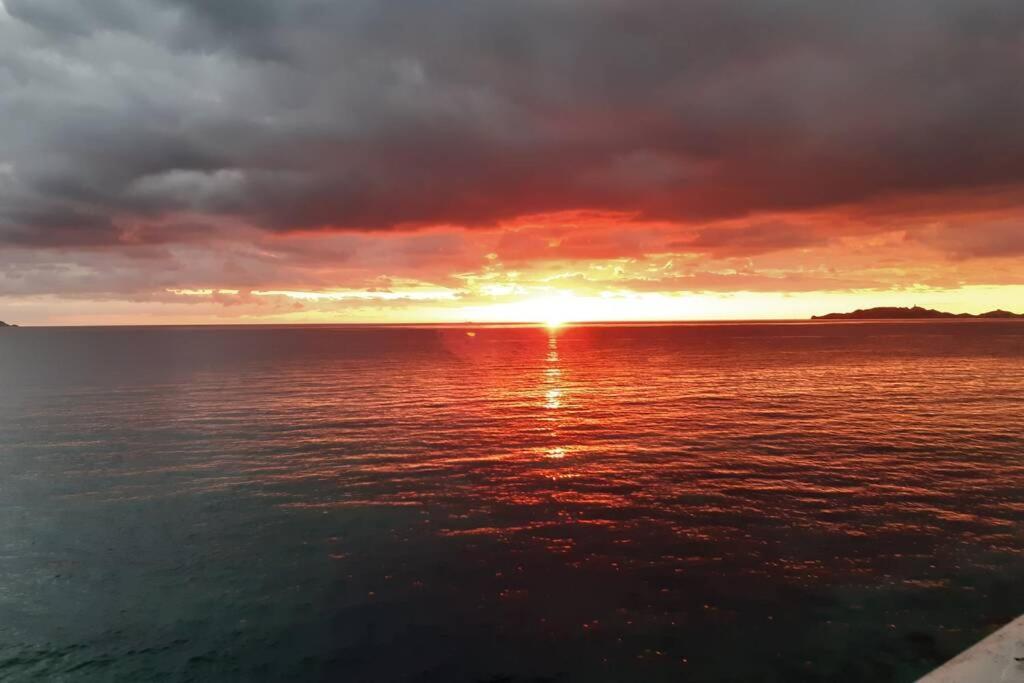 Suite Sur La Mer Marseille Corniche Bagian luar foto